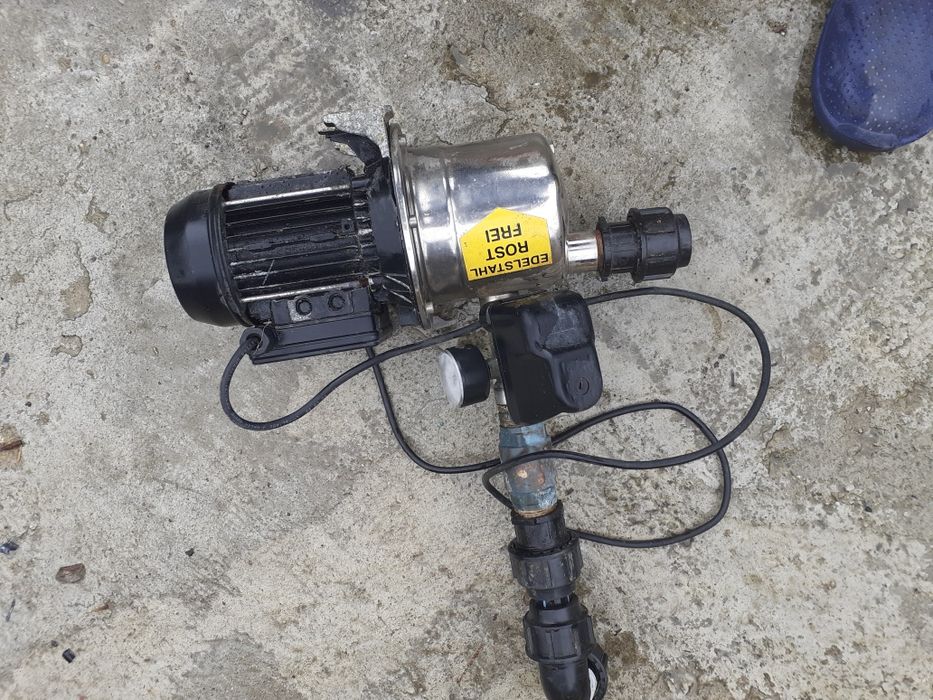 Pompa hidrofor defecta,