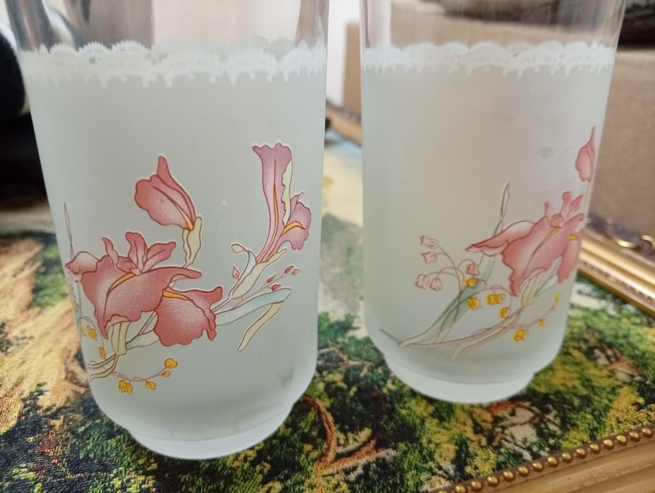 Красивый набор бокалов