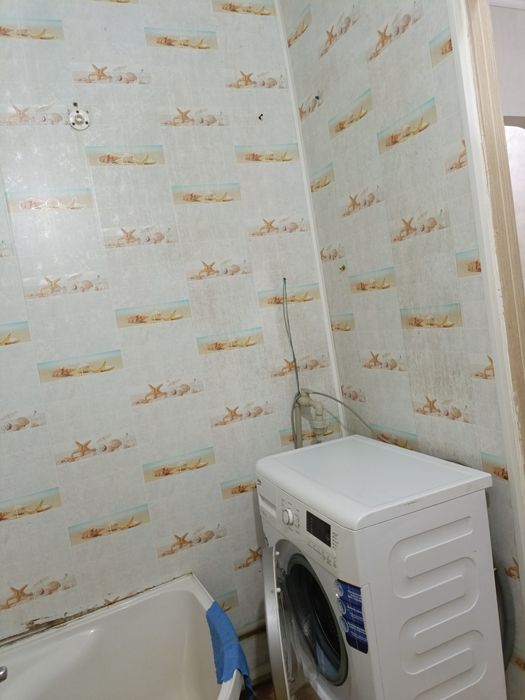 3-мкр 32-дом 1-қатар 1-бөлме сатылады.