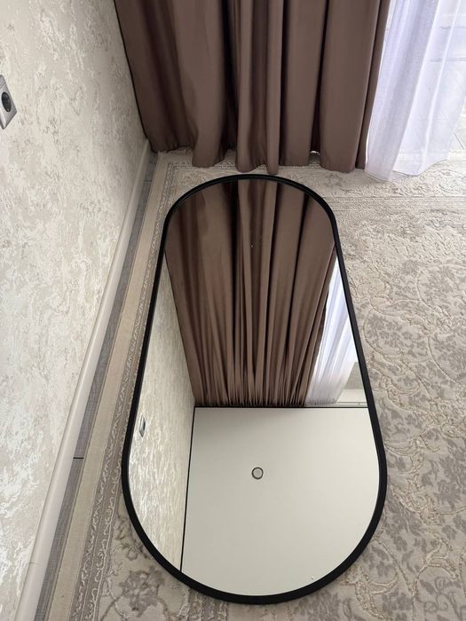 Продаю зеркало новый