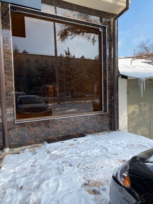 Стеклянные  двери и  рамы каменные  7мм