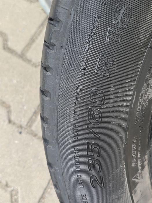 235 60 18 Michelin