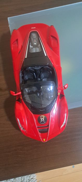 Mașina cu telecomanda ferrari 1/14