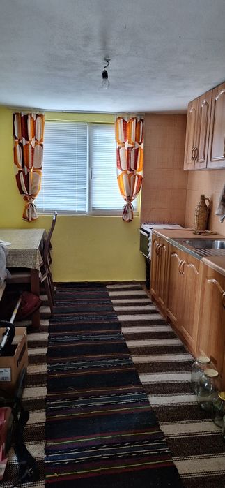 Къща с голям двор