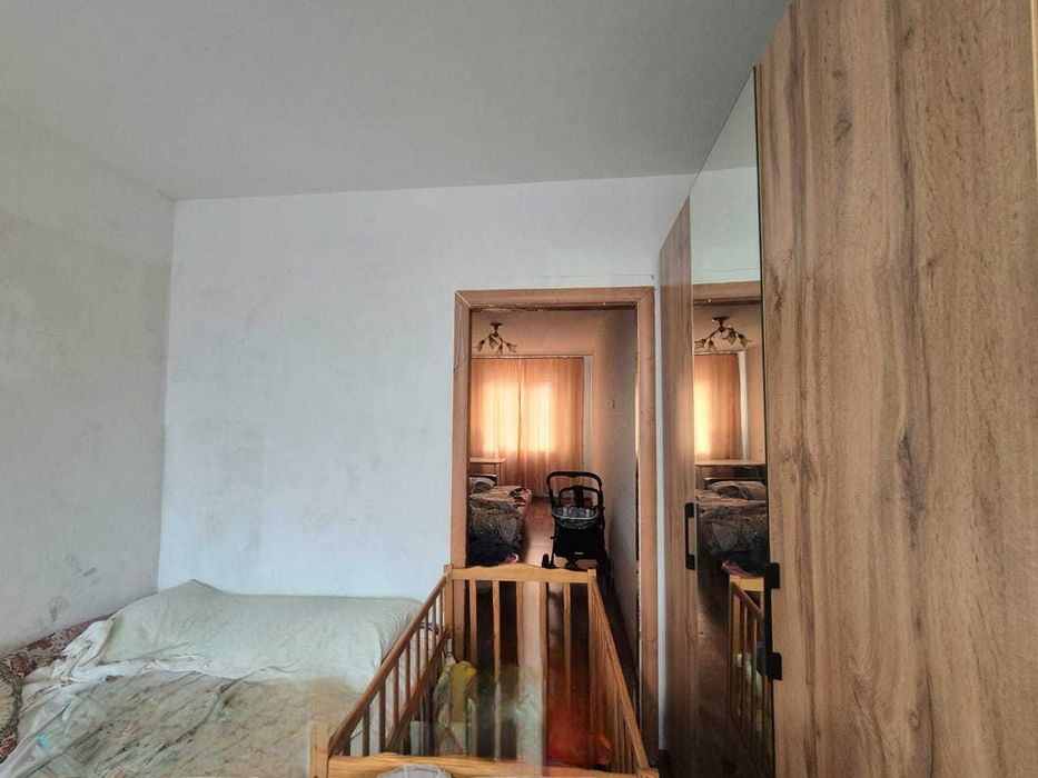 Продам 2 комн квартиру на 6 мкр