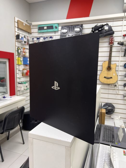 PlayStation 4  Pro 1tb (p25)