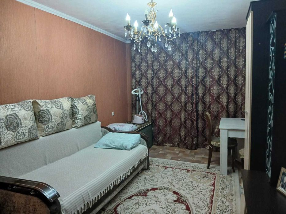 Продам 3-х комнатную квартиру в центре города Акбота Империя