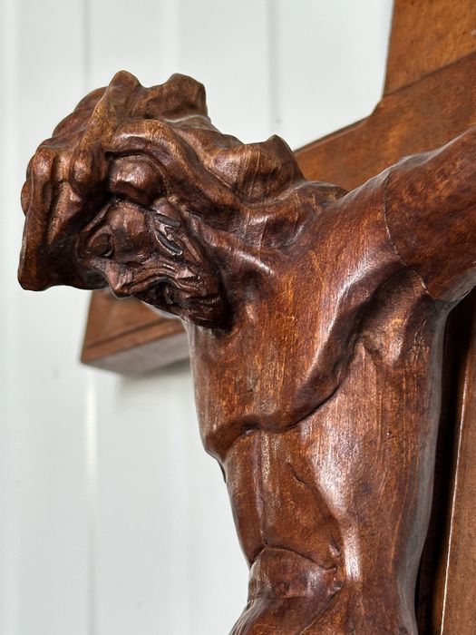Crucifix din lemn de maslin