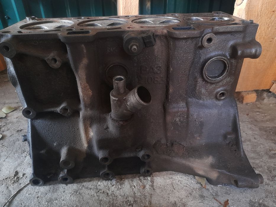 блок ваз вместе поршнями