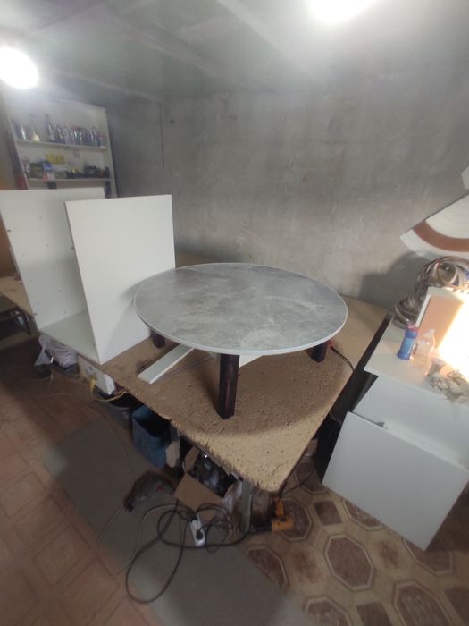 Продам стол круглый