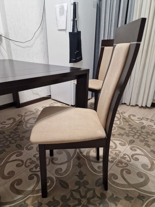 Продам стол со стульями 6шт