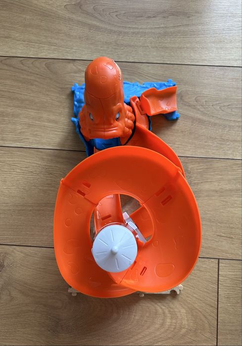 Писта Hot wheels и пес патрул