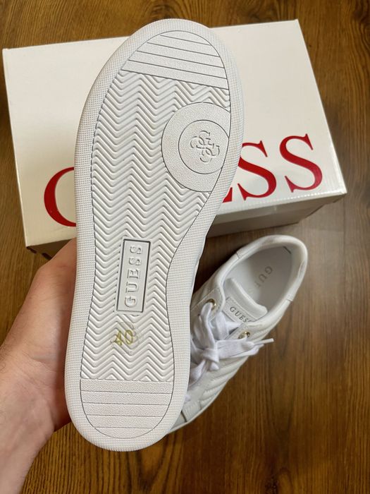 Adidasi / Sneakers Guess Racheel