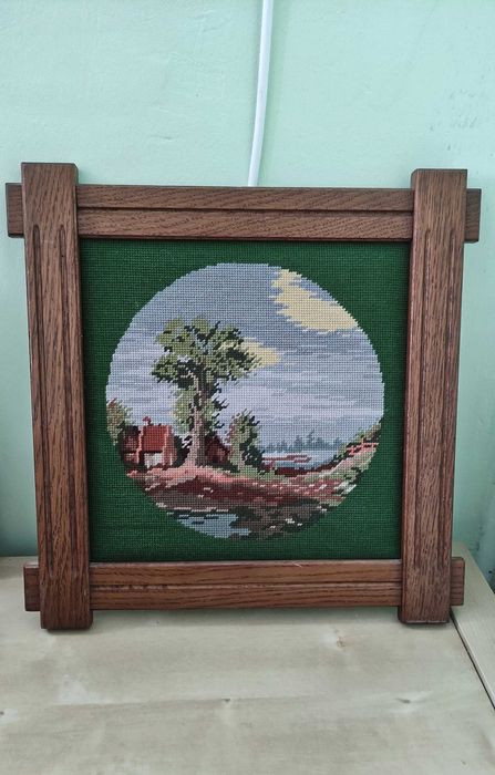Гоблен в дървена рамка вълнени конци