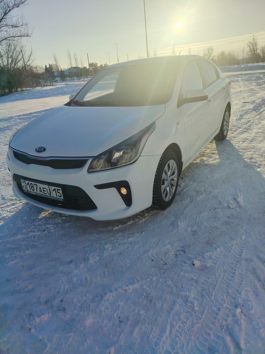 Авто киа Рио 2019