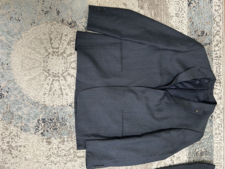 Продам мужской костюм