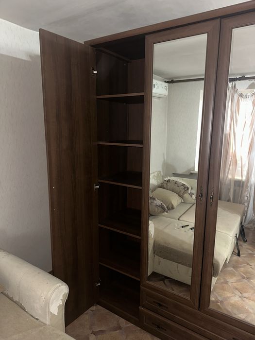Продам шкаф в спальню