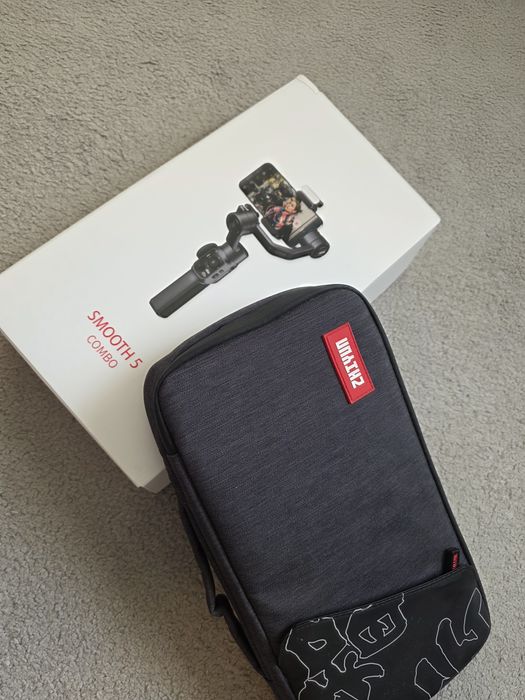 Zhiyun Tech Smooth 5 Combo Stabilizator Gimbal pentru Smartphone