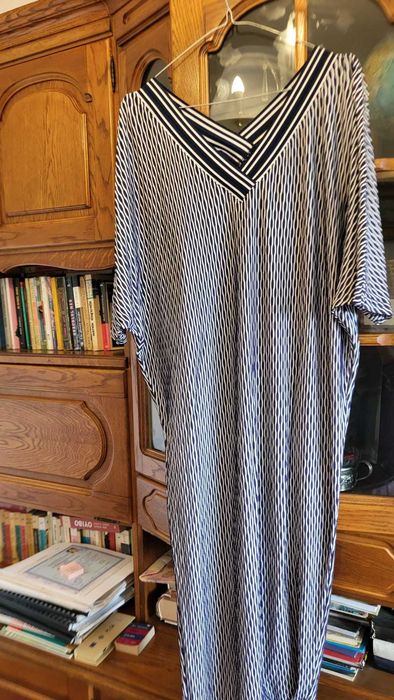 Vand rochie foarte frumoasa conica Yokko din jerse supraelastic