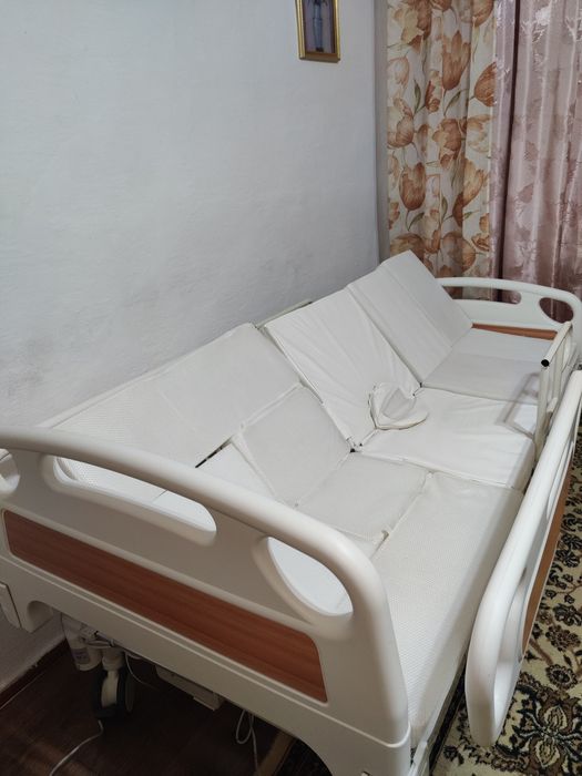 Медецинская кровать