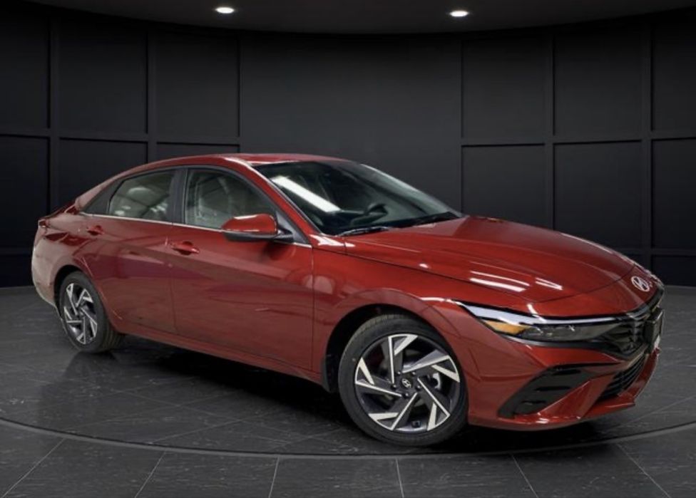 Hyundai Elantra Elegance Plus 2025