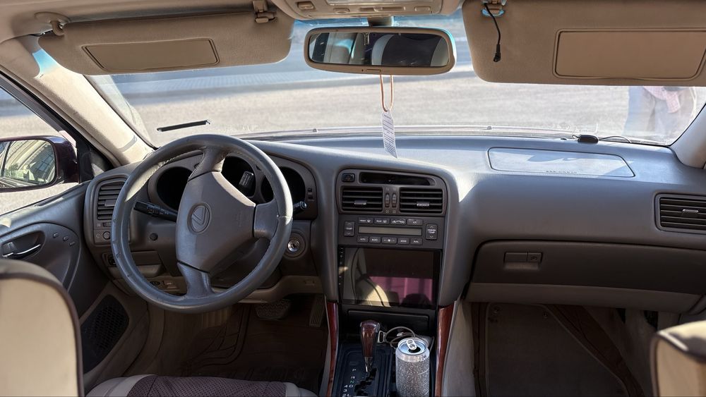Продам машину Lexus GS 300