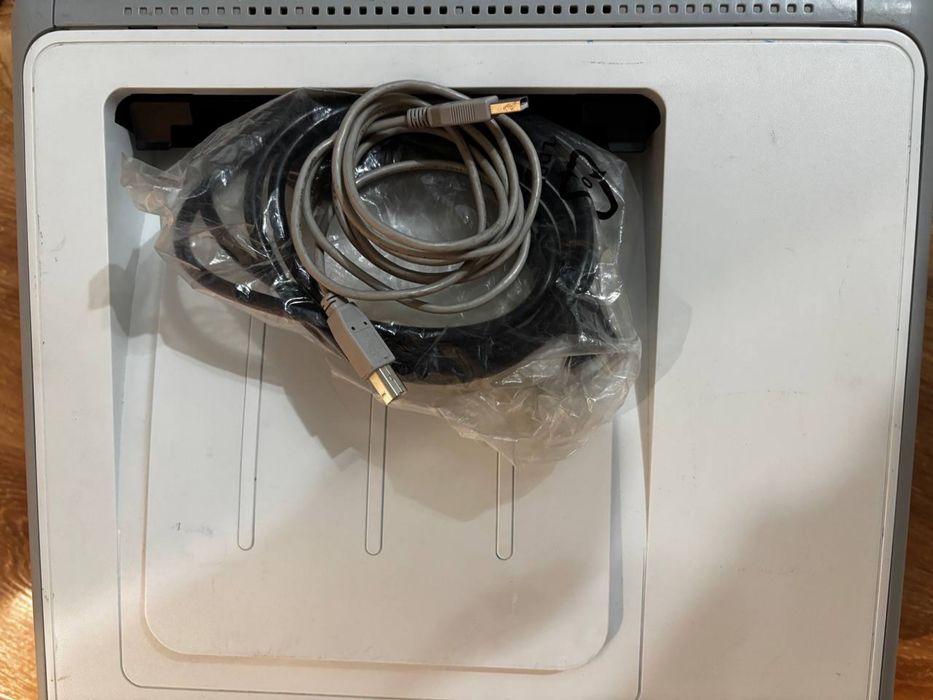 принтер HP Color LaserJet CP1215