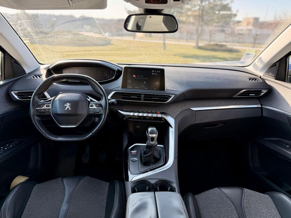 Peugeot 3008, 1.2 PureTech, 130 CP, Allure, Manual