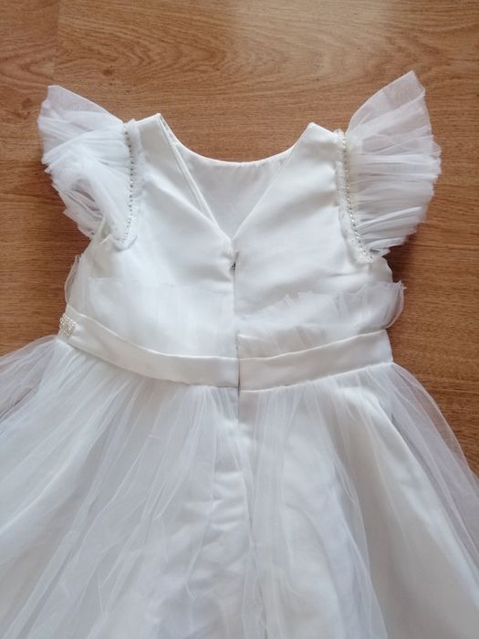 Нарядное платье на девочку