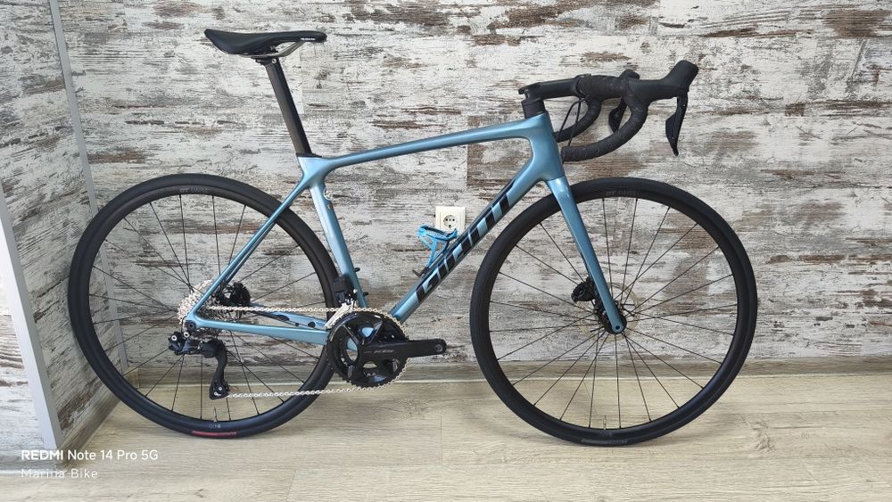Карбонов шосеен велосипед Giant TCR Pro 1 105 Di2 DT Swiss R470 | M