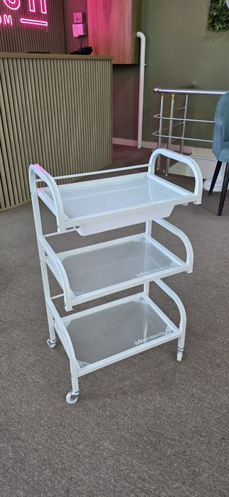 Yordamchi stol [pamoshnitsa]