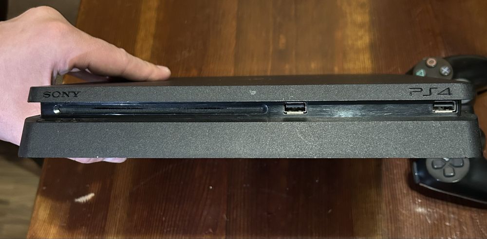 Playstation 4 slim 1tb