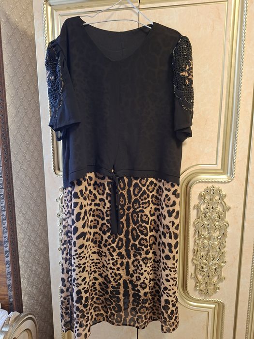 Продам женские платья