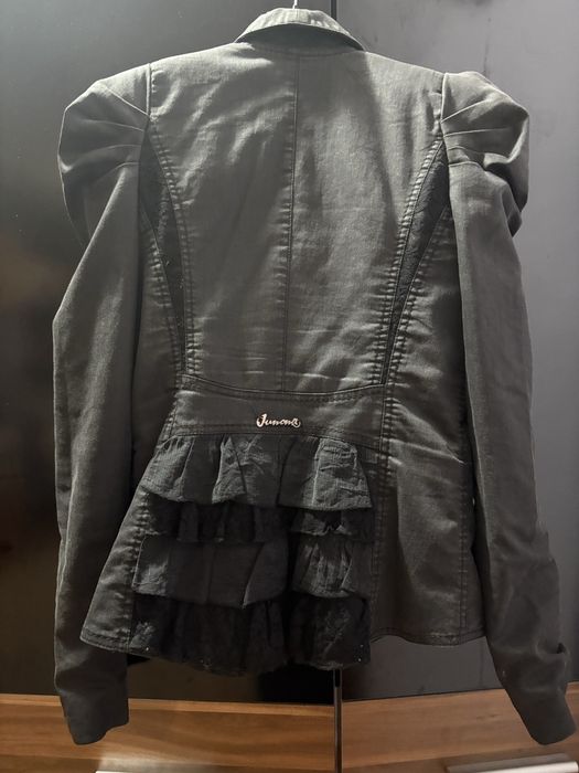 Три в едно-рокля, пола и сако