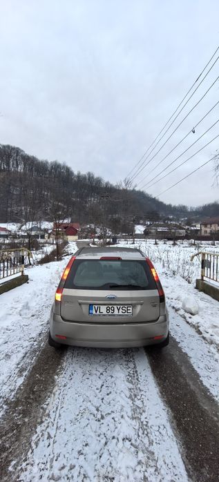 Vând ford fiesta