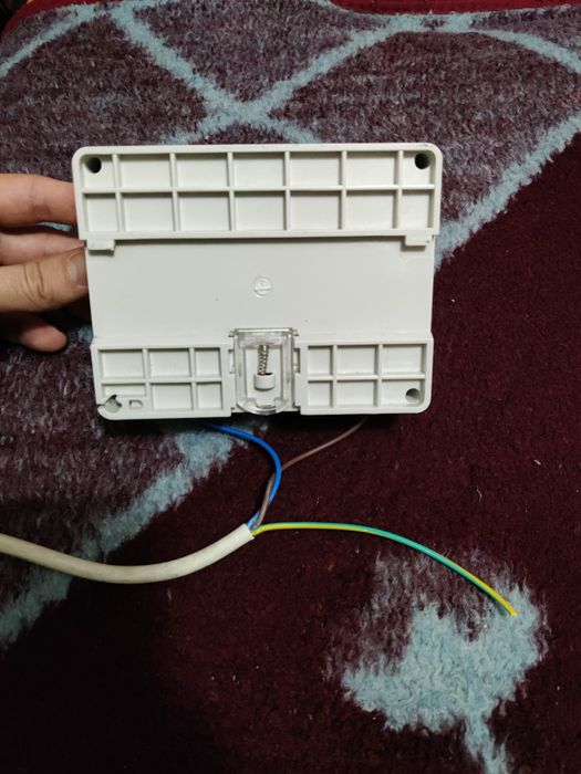 Smart meter cu monitorizare faze curent tensiune întrerupător trifazat