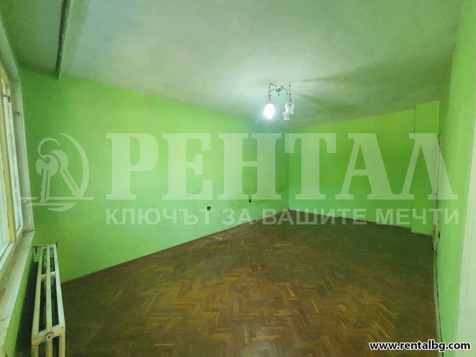 Продава се Тристаен апартамент в Пловдив, Младежки Хълм - 108 кв.м за 1621 €/кв.м - Снимка #2