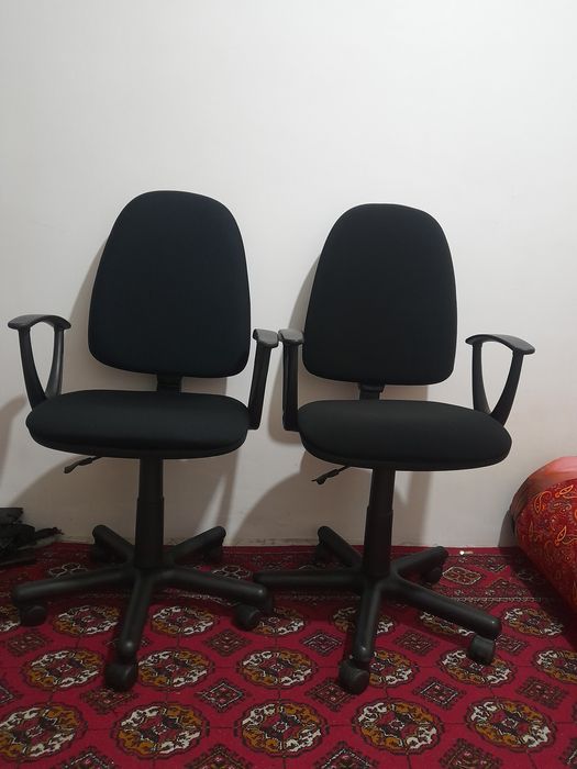 Продаются офисное кресло в отличном состоянии.