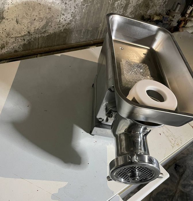 Мясорубка прадаётся