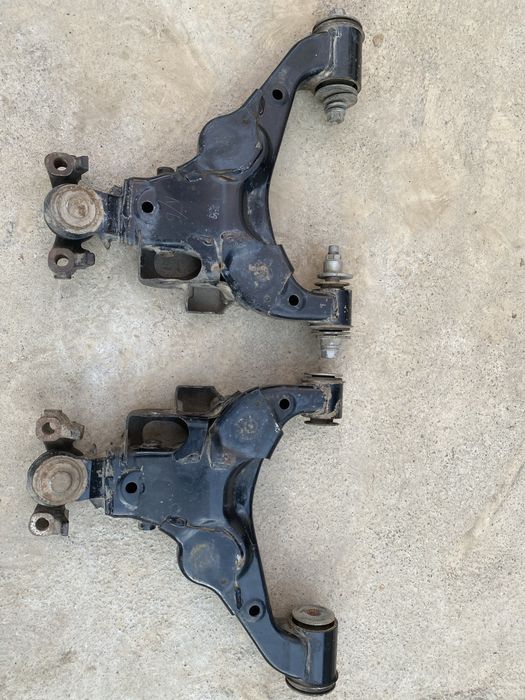 Рычаги передий подвеский