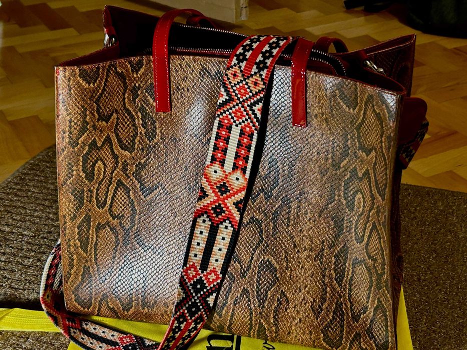 Чанта от естествена кожа GABINA (НЕУПОТРЕБЯВАНА)