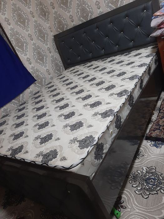 Spalni tumbochkasi bilan yangi