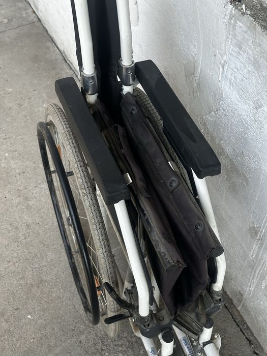 Инвалидная коляска