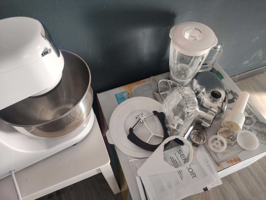 Robot de bucatarie Sencor STM 6353OR, 1000 W, 8 viteze  NOU