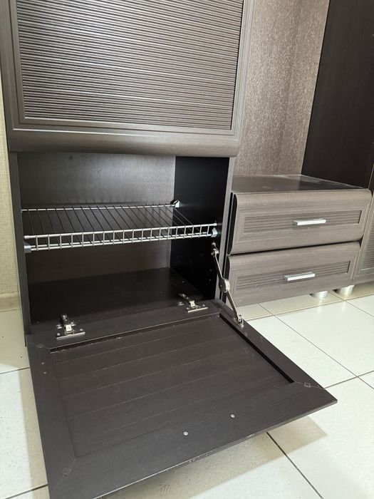 Продам шкаф в прихожую