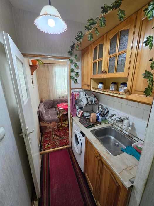 Гарсониера, Под наем, кв. Запад