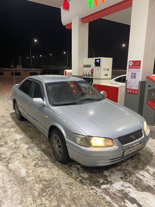 Продам срочно камри