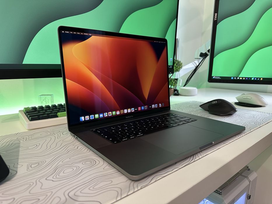Macbook Pro 2019 I7, 16GB Ram, 512GB SSD