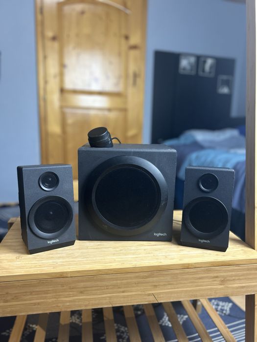 Logitech Z333 2.1 – Sunet puternic, stare bună