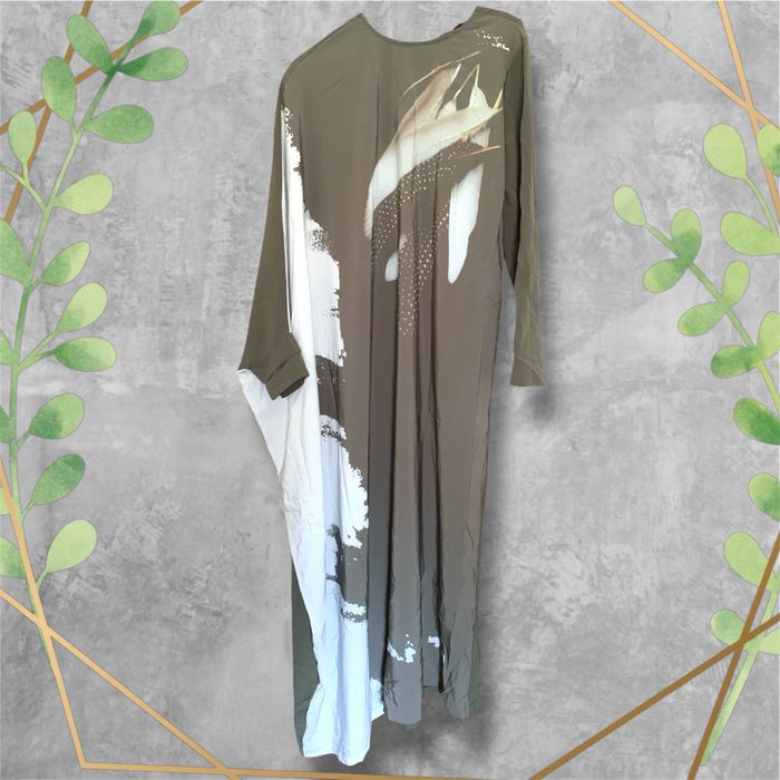 Длинное платье с декором